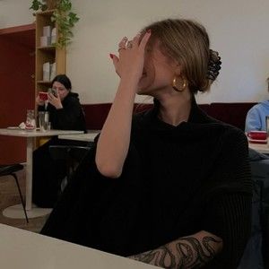 Meet your Posher, Ashton